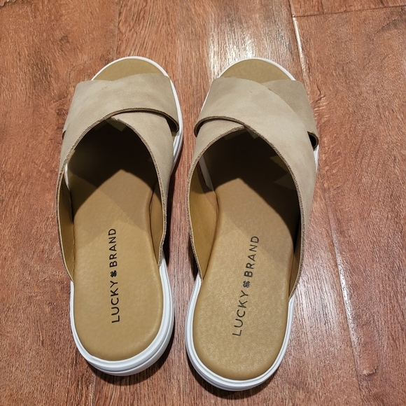 Sandals - Picture 2 of 3